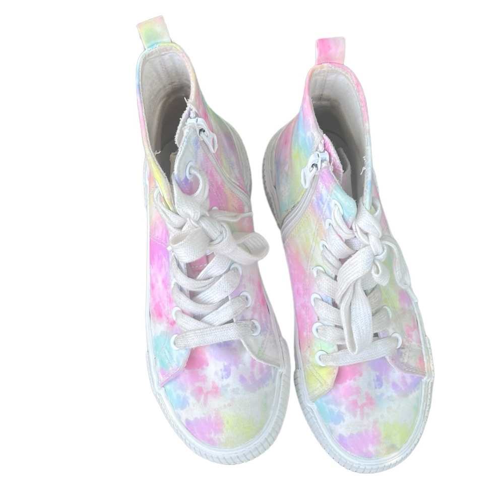 Cat & Jack Size 2 High top tennis shoes. Tie dye inner zip up.